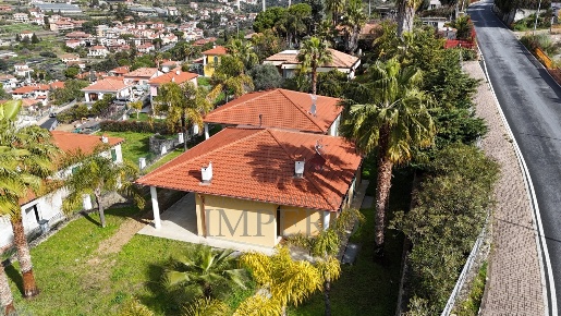 Foto Villa unifamiliare in Via Coggiola 60, Bordighera Zona Collinare