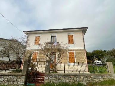 Foto Villa singola in Via Nuova 24, Ameglia Monte Marcello di 180 m²