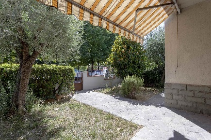 Foto Appartamento in Piazza Aldo Moro, Campi Bisenzio Centro di 139 m²