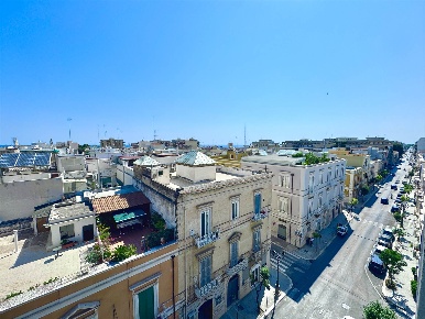 Foto Appartamento in via aldo moro, Trani di 125 m² con 3 locali in vendita