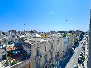Foto Appartamento in via aldo moro, Trani di 125 m² con 3 locali in vendita
