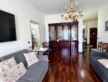 Foto Appartamento in via aldo moro, Trani di 125 m² con 3 locali in vendita