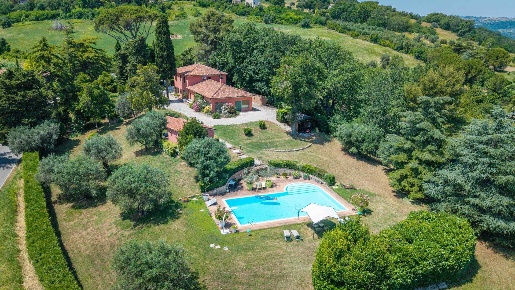 Foto Villa unifamiliare in STRADA PROVINCIALE DEI CASTELLI, Monte Roberto