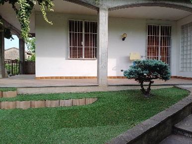 Foto Villa bifamiliare in via Aldo Moro 27, Gossolengo Centro di 212 m²