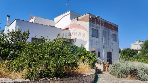 Foto Villa singola in Strada Privata Parco dei Roseti, Noicattaro di 505 m²