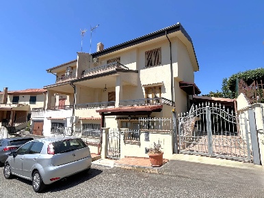 Foto Villa a schiera in Via dei Tulipani, Soverato Soverato Marina