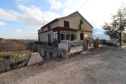 Foto Appartamento a Civitella del Tronto Centro di 160 m² con 7 locali