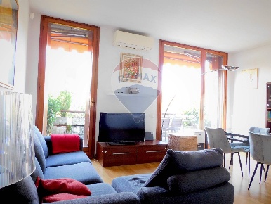 Foto Appartamento in Via Alcide de Gasperi, Rodano Lucino Rodano di 100 m²