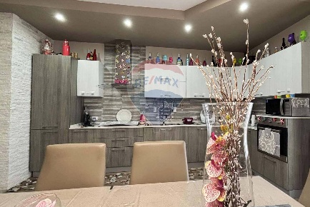 Foto Appartamento in Via Valletajo, Monreale Pioppo di 133 m² con 4 locali