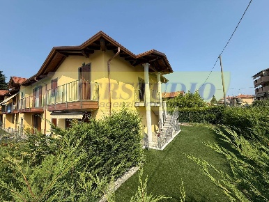 Foto Appartamento in Via Silvio Penati, Medolago di 100 m² con 3 locali