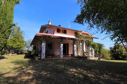 Foto Villa singola a Ripatransone Petrella di 280 m² con 8 locali