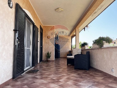 Foto Villa bifamiliare in viale piave, Ardea di 170 m² con 4 locali