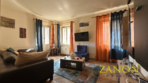 Foto Appartamento in Via del Santo, Gorizia Centro di 165 m² con 5 locali