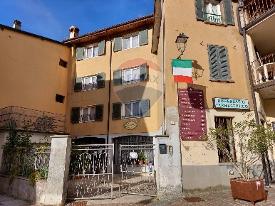 Foto Appartamento a Monasterolo del Castello Monasterolo di 180 m²