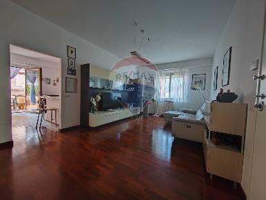 Foto Appartamento in Via Milano, Falconara Marittima Centro di 94 m²