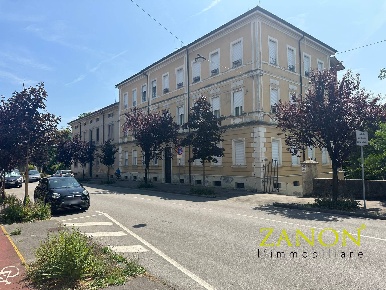 Foto Appartamento in Via San Gabriele, Gorizia Centro di 135 m² in vendita