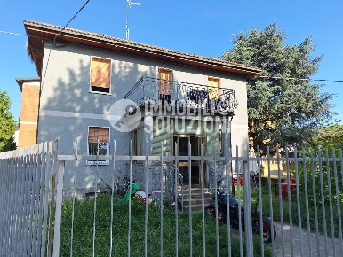 Foto Villa singola in VIA TASSO, Treviglio di 150 m² con 3 locali