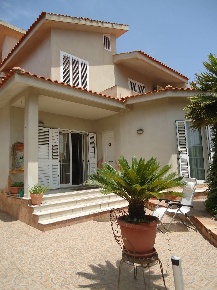 Foto Villa unifamiliare in Via Alcide De Gasperi, San Sperate di 238 m²