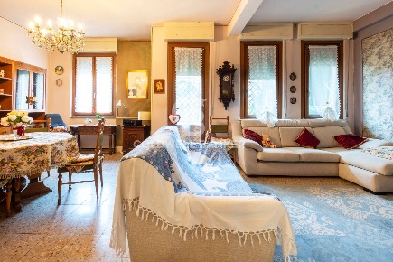 Foto Appartamento in Via Pier Francesco Mola, Milano Certosa di 147 m²