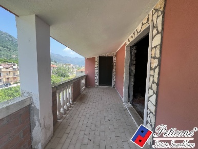 Foto Appartamento a Fondi di 106 m² con 4 locali in vendita