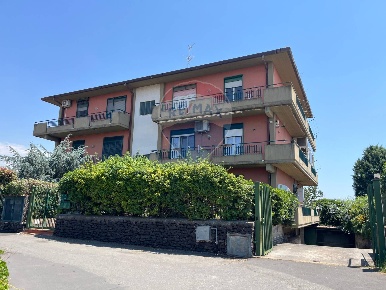 Foto Appartamento in Via Soprarie, Mascalucia in vendita