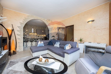 Foto Villa singola in via Marx, Settala Caleppio di 331 m² con 5 locali