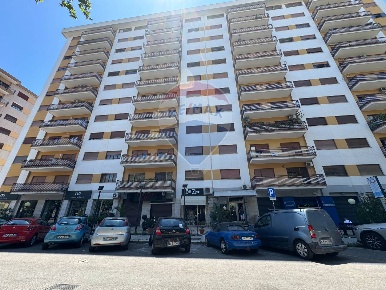 Foto Appartamento in Viale Strasburgo, Palermo Resuttana di 174 m²