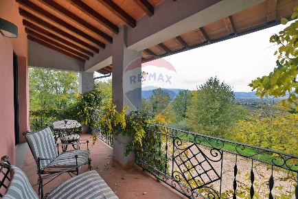 Foto Villa singola a Bevagna di 320 m² con 5 locali in vendita