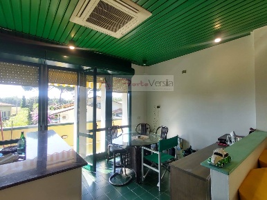 Foto Appartamento a Montignoso Cinquale di 82 m² con 4 locali in vendita