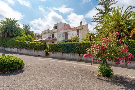 Foto Villa singola in piazza vulcano, Lentini Carlentini Nord di 474 m²