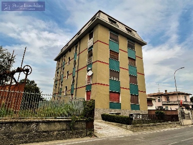 Foto Appartamento in Via lungargine, Bastida Pancarana di 96 m² in vendita
