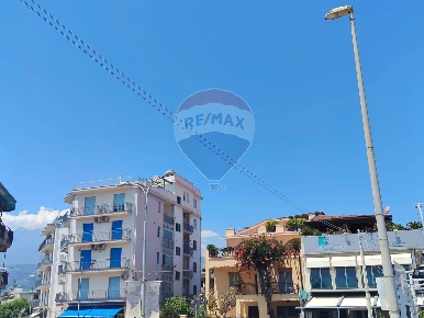 Foto Appartamento in Via Carrata, Mascali Centro di 63 m² con 4 locali