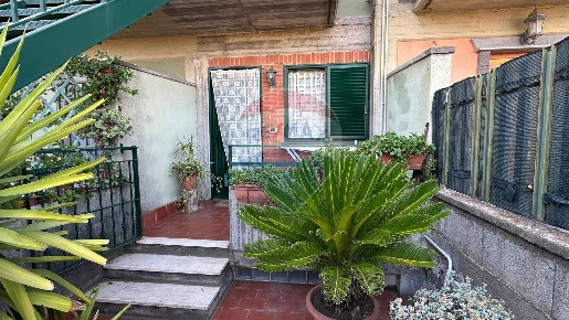Foto Villa a schiera in VIA DEI TULIPANI, San Pietro Clarenza di 324 m²