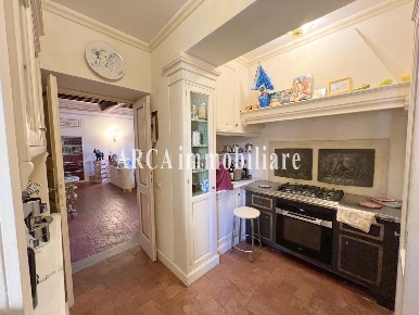Foto Appartamento a Pietrasanta di 135 m² con 7 locali in vendita