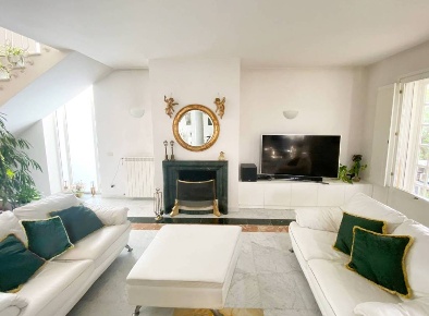 Foto Villa unifamiliare a Calcinaia Centro di 300 m² con 7 locali