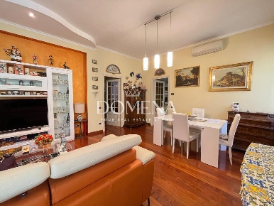 Foto Casa indipendente a Siena San Prospero di 160 m² con 8 locali