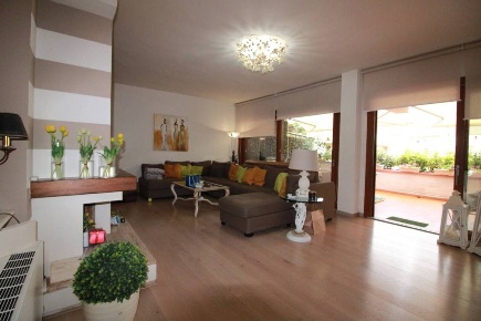 Foto Appartamento a Ponsacco Centro di 233 m² con 6 locali in vendita