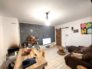 Foto Appartamento in Piazza Giuseppe Mazzini, Vaiano Centro di 65 m²