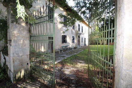 Foto Villa unifamiliare a Poggibonsi di 800 m² con 20 locali in vendita