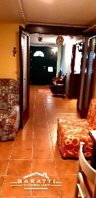 Foto Villa unifamiliare a Castel d'Ario Centro di 370 m² con 6 locali