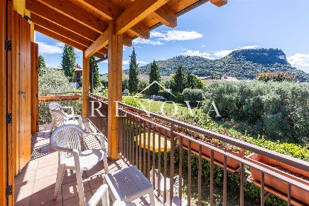 Foto Villa unifamiliare in Via Sammicheli 1, Garda di 273 m² con 7 locali