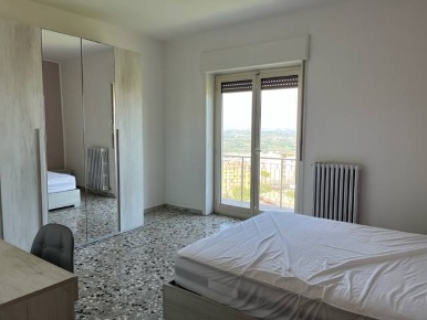 Foto Appartamento a Chieti Chieti Città di 100 m² con 3 locali in affitto
