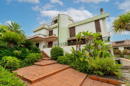 Foto Villa unifamiliare in Piazza Vulcano 5, Carlentini Carlentini Nord
