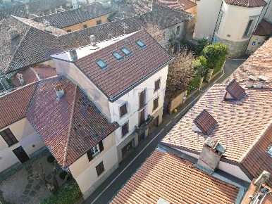 Foto Appartamento a Merate Centro di 228 m² con 7 locali in vendita