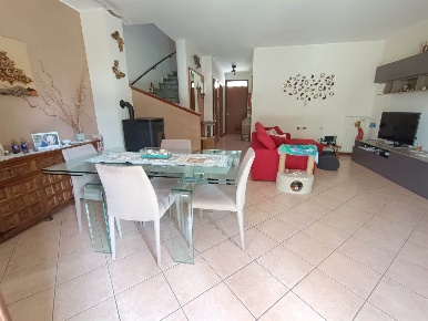 Foto Villa a schiera a Cadorago di 150 m² con 4 locali in vendita