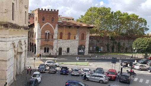 Foto Appartamento a Pisa Sant'Antonio di 110 m² con 5 locali in affitto