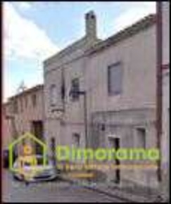Foto Appartamento in Via Siotto 27, Sarroch Centro di 111 m² con 5 locali