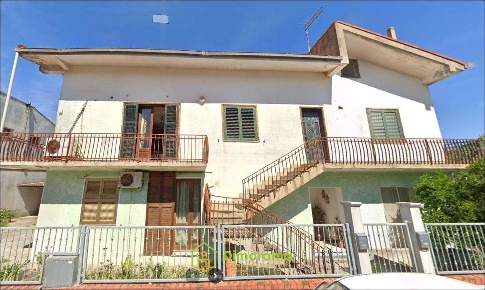 Foto Appartamento in Via la Pira 8, Samassi di 177 m² con 7 locali