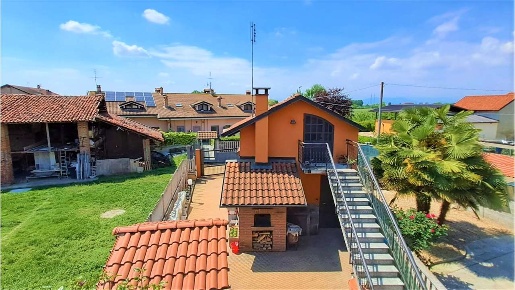 Foto Appartamento in via Don Lorenzo Bellino 2, Carignano Brassi di 289 m²