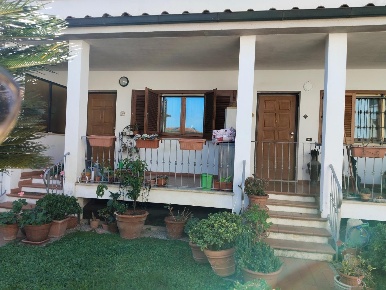 Foto Villa a schiera a Pisa La Vettola di 150 m² con 6 locali in vendita